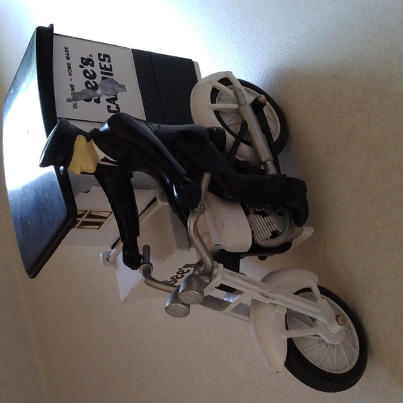 See's Candies Die Cast Metal Black and White Motorcycle Side Car Delivery Wagon - Picture 5 of 8